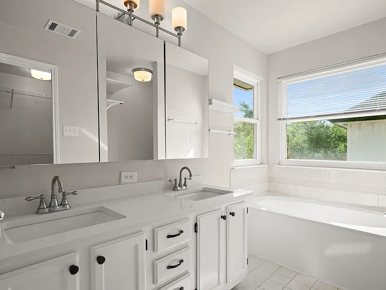 17841 Park Valley Dr — Photo 16
