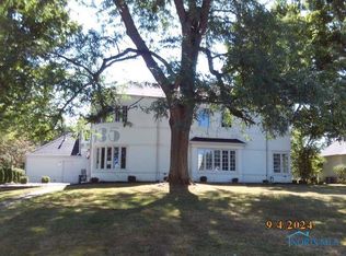 335 Riverside Dr, Rossford, OH 43460