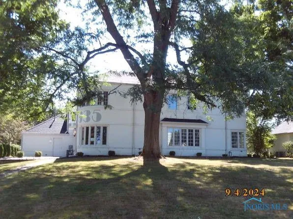 335 Riverside Dr, Rossford, OH 43460