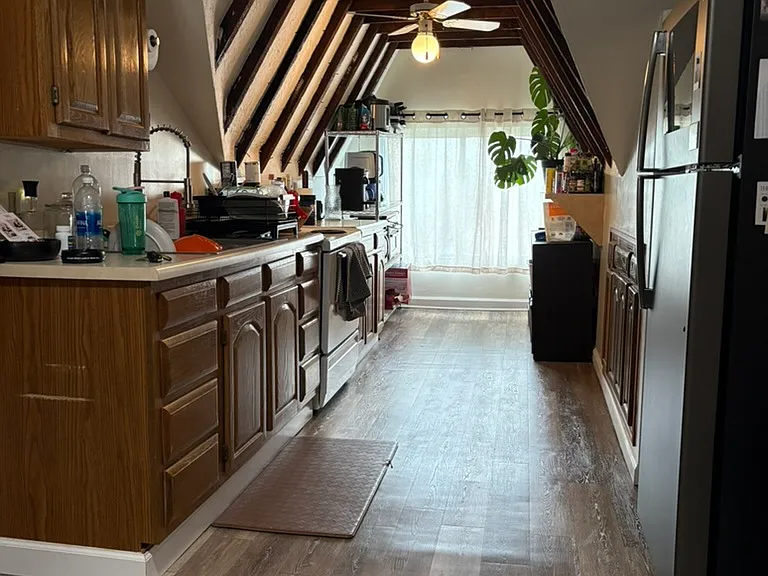 494 Center Ave #6 — Photo 2