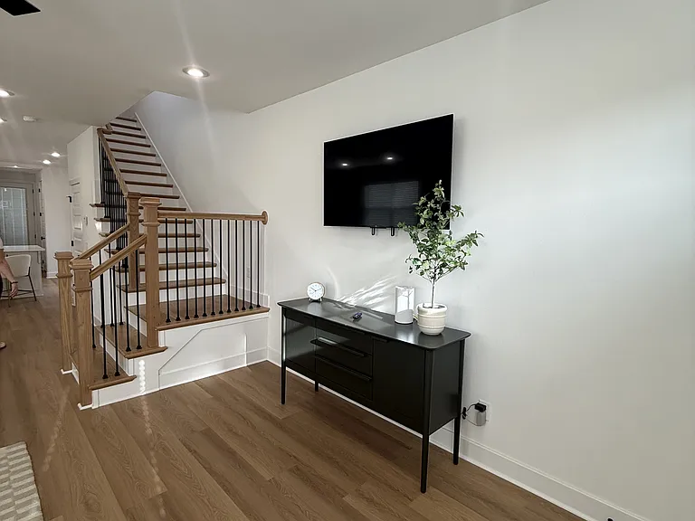 818 S Wood Ave — Photo 9