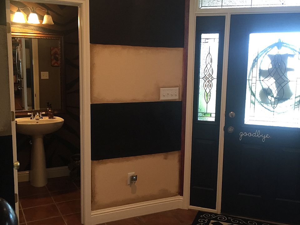 Entry w half bath access