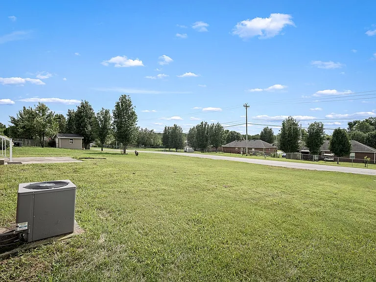 9002 Macbeth Dr — Photo 26