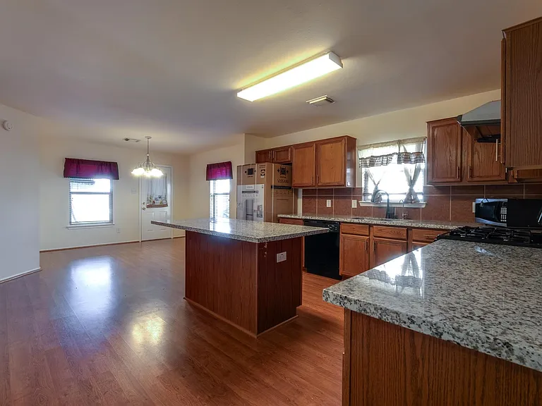 18231 Afton Hollow Ln — Photo 8