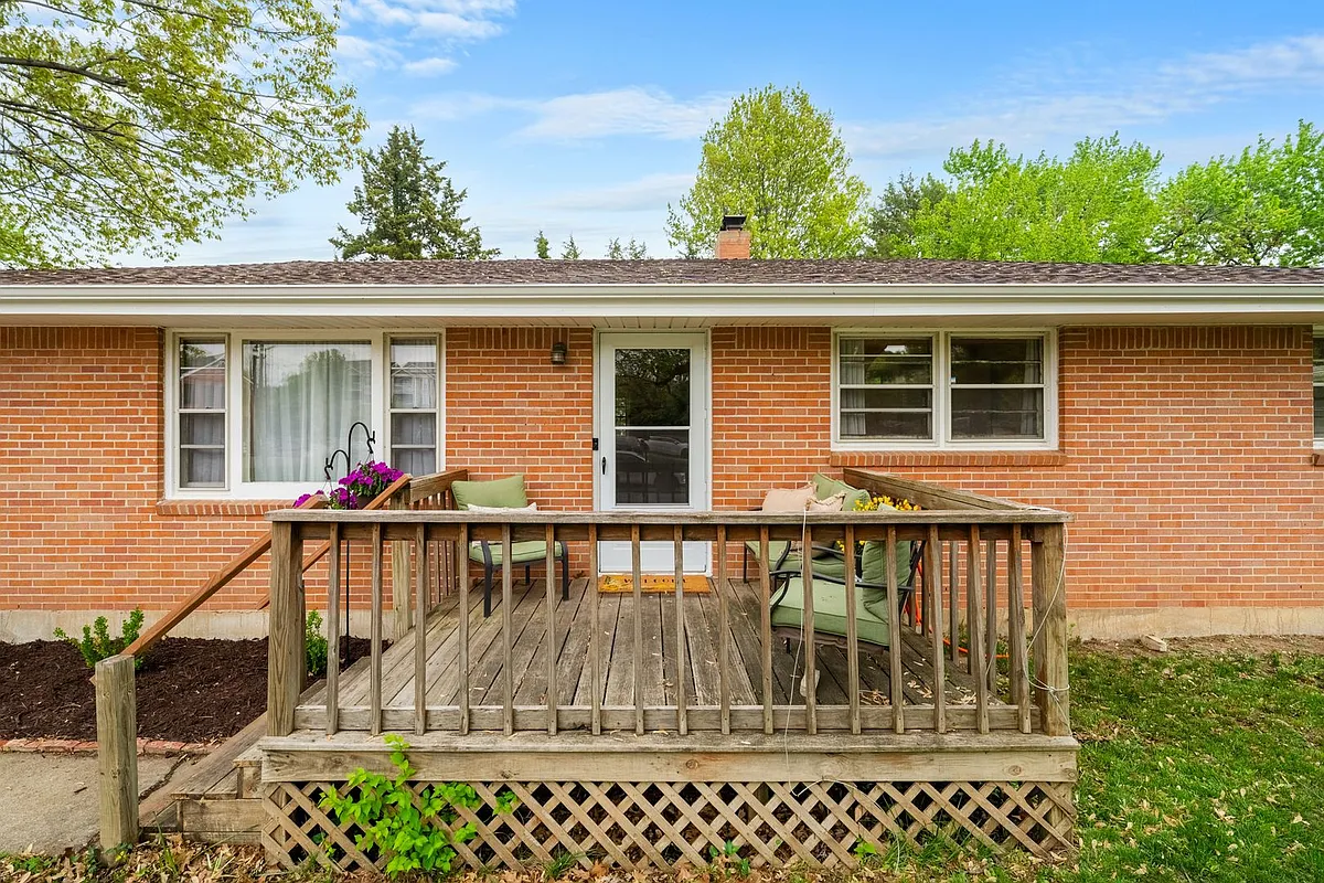 Building Photo - 1416 University Dr