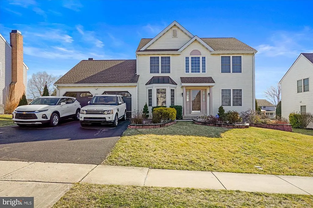 121 Lucinda Ln photo 1