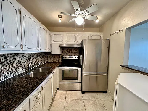 94 Windsor E Photo 1