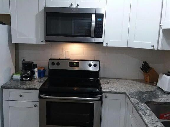 3rd image of 131 Southview Dr