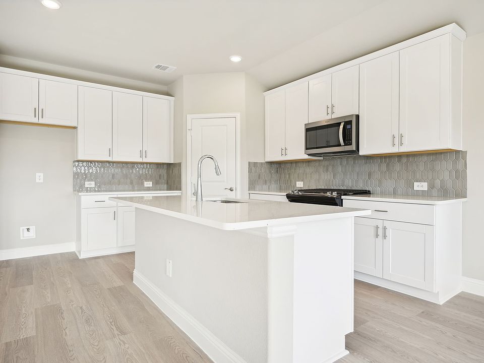 1st image of 917 Honeydew Ln