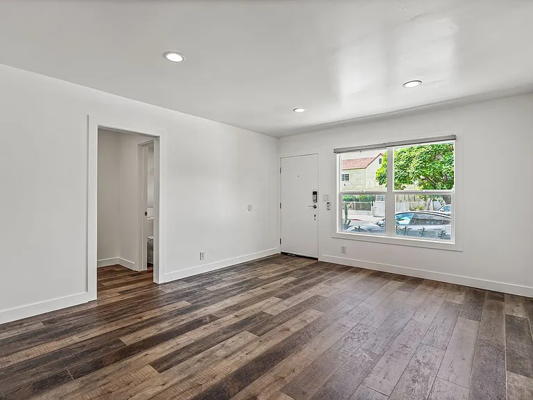 2730 Raymond Ave — Photo 21