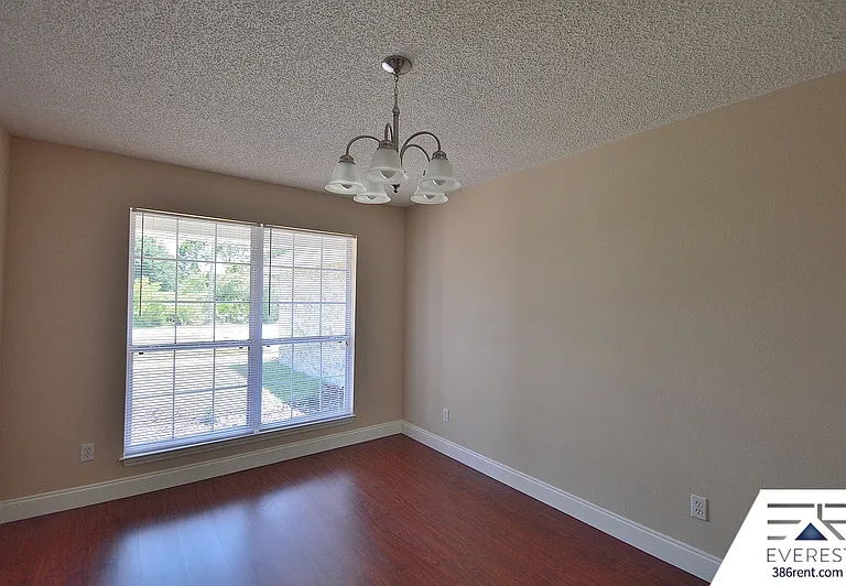 30 Lancelot Dr — Photo 6