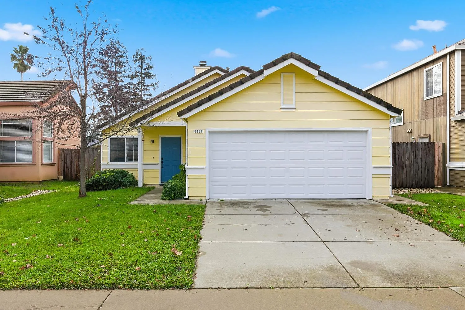 8386 Hillsbrook Dr photo 1