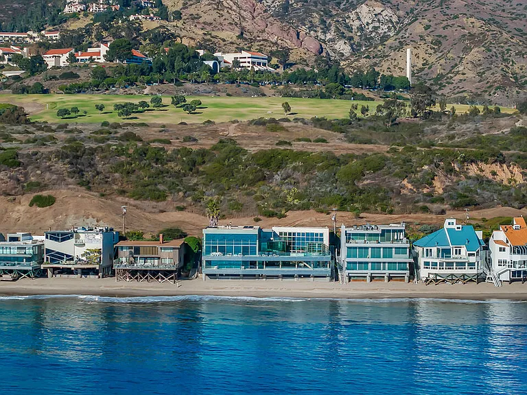 24434 Malibu Rd — Photo 24
