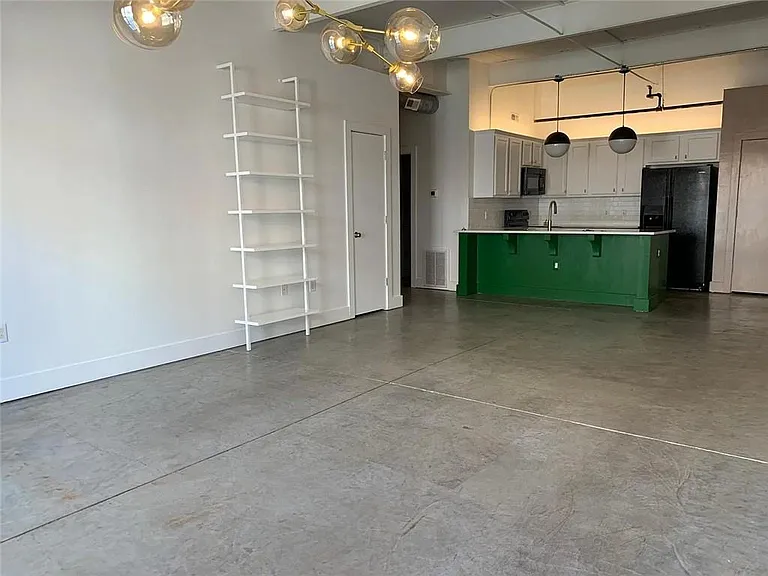 806 Marcus St SE #17 — Photo 5