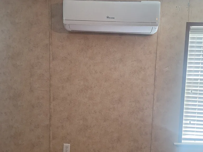 Dining Extra A/C