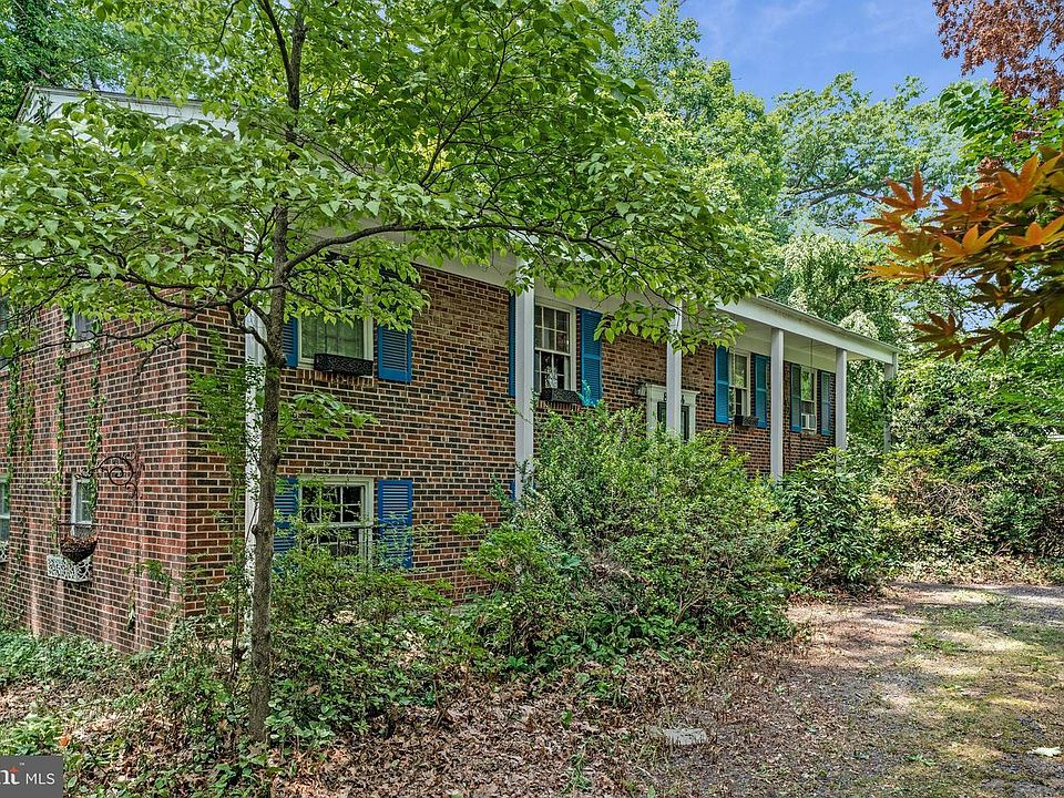 2nd image of 8604 Ardfour Ln