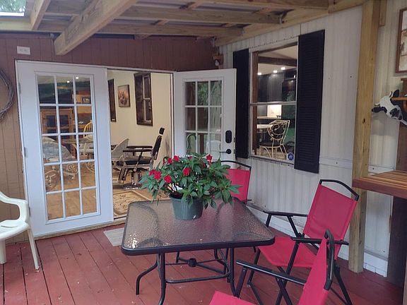 2nd image of 143 NE 786th St