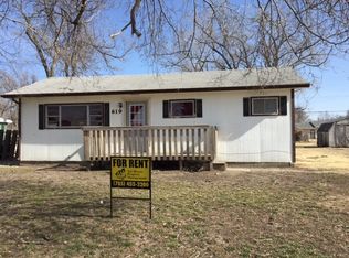 619 Rocket Ave, Salina, KS 67401