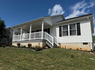 122 S Waverley St, Staunton, VA 24401