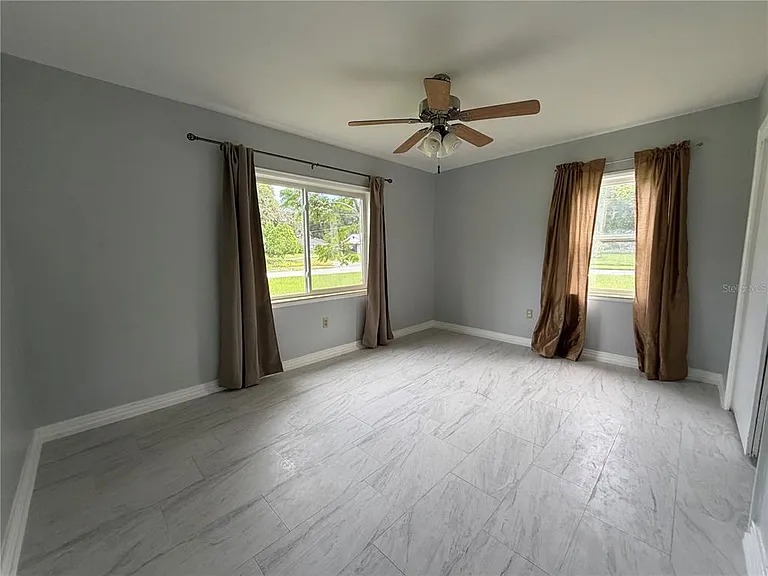 710 Winthrop Pl — Photo 12