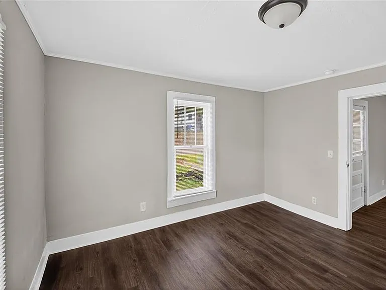 225 Sunset Ave — Photo 7