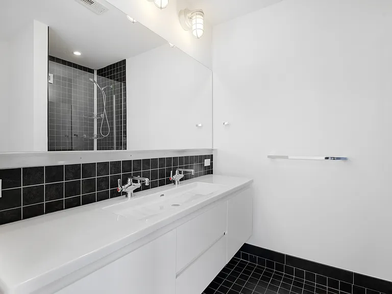 2030 8th St NW #Penthouse 4 — Photo 6