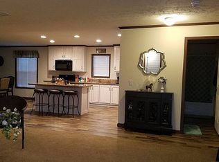 128 Fawn Dr, Whitmore Lake, MI 48189