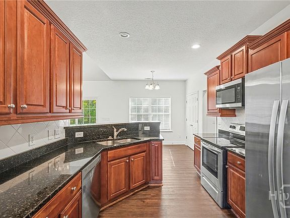 4th image of 307 Brighton Woods Drive