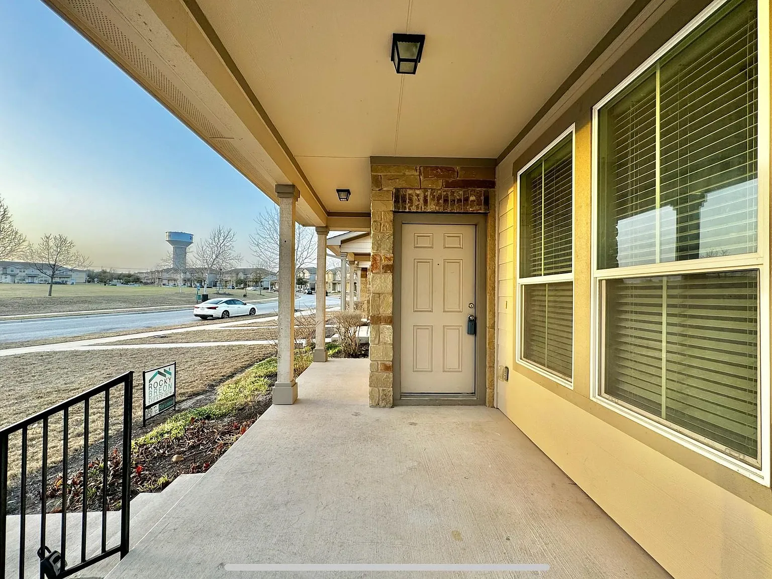 3 bed, 2.5 bath, 1779 sqft, $1,995 — Photo 4