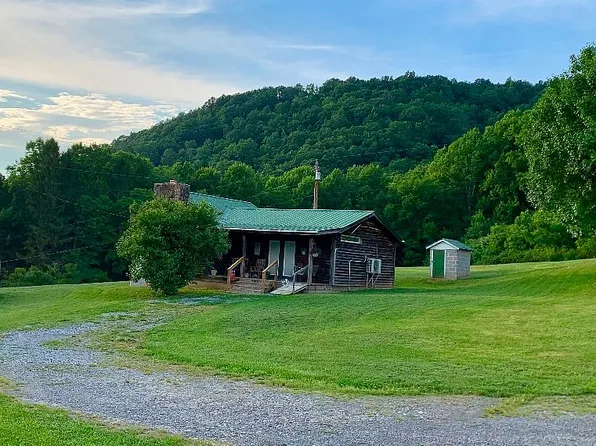 140 Northcrest Rd, Lerona, WV 25971