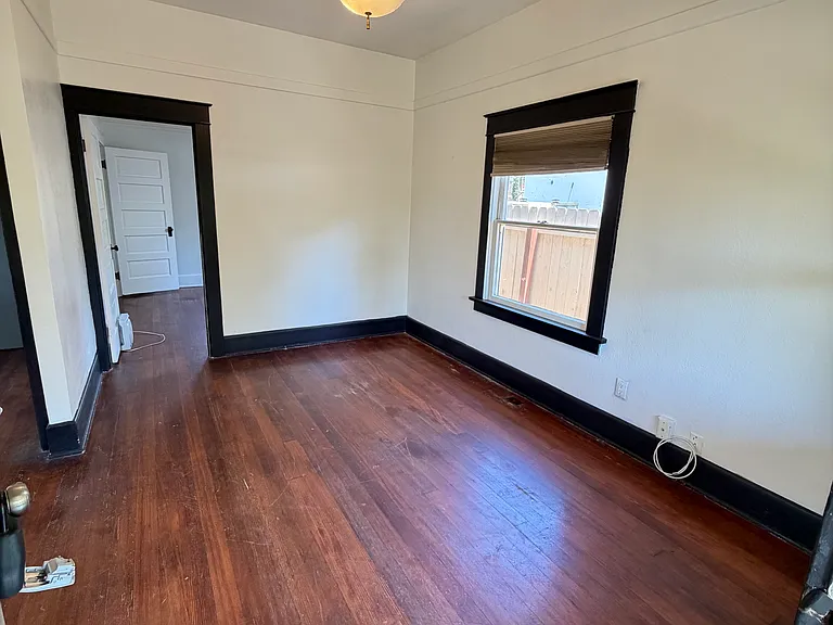 4837 Schuyler Ave — Photo 8