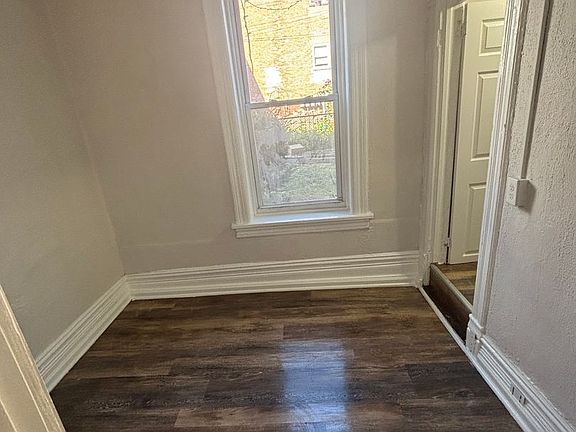 3rd image of 2143 S Fairfield Ave #1F