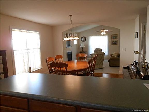 5th image of 1735 Dewberry Pl