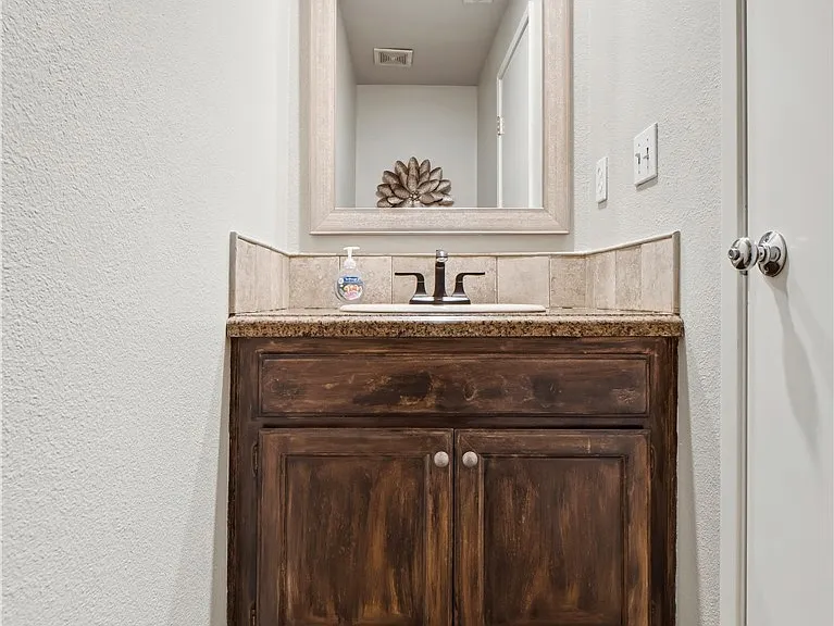 24514 McBean Pkwy — Photo 7
