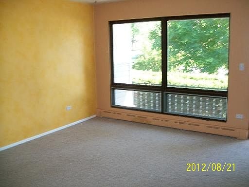 3rd image of 2902 W Brookside Ave