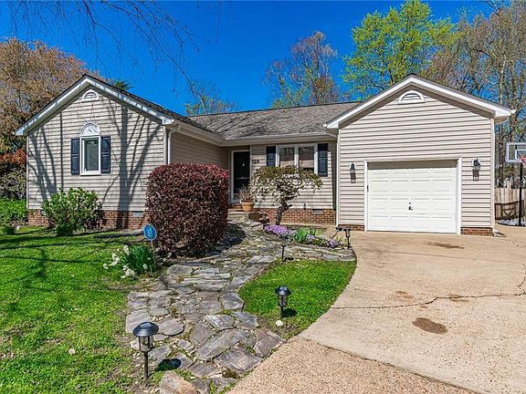4th image of 129 Saddle Dr