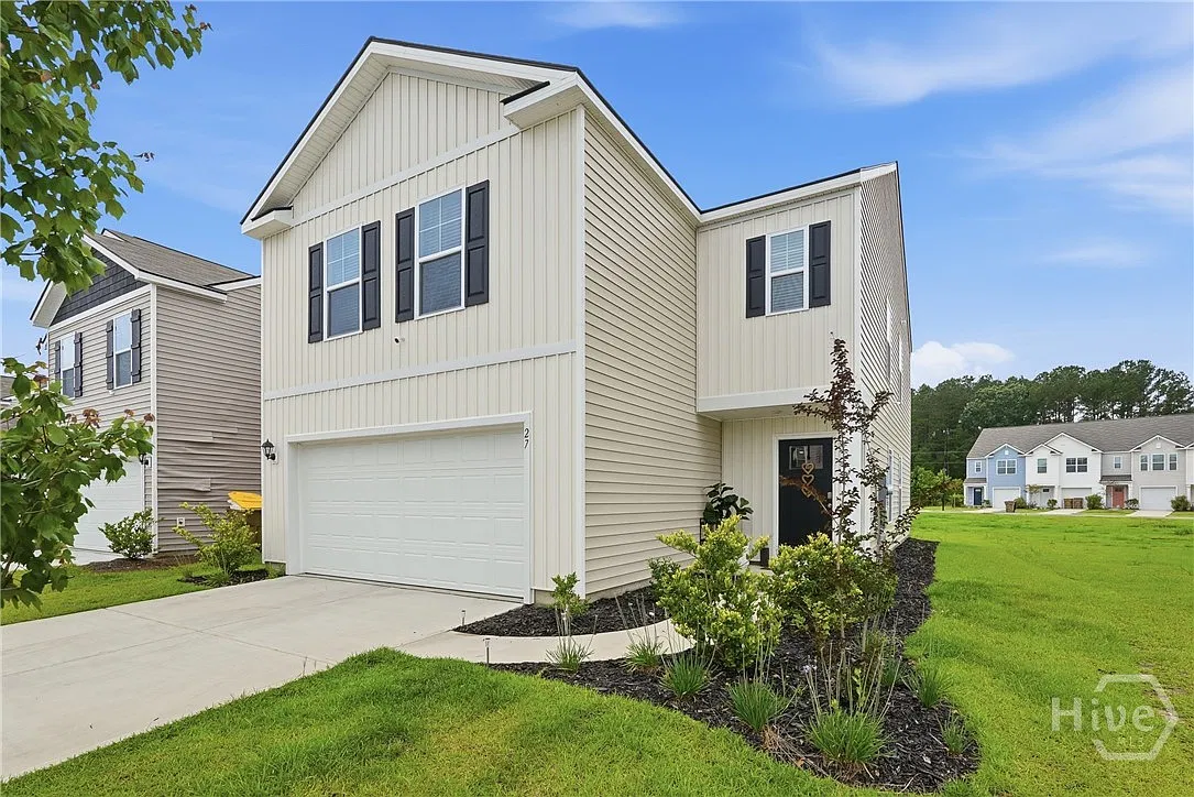 4 bed, 2.5 bath, 2174 sqft, $2,500 — Photo 2