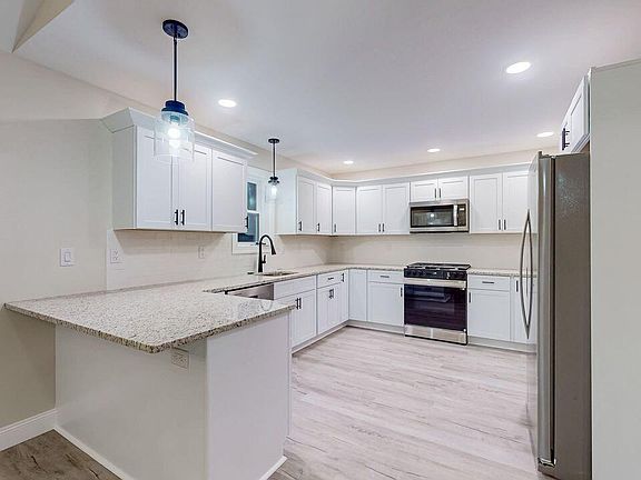 5th image of 146 Larch Dr