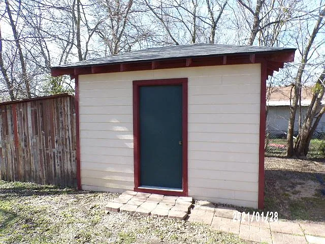 610 E High St — Photo 43