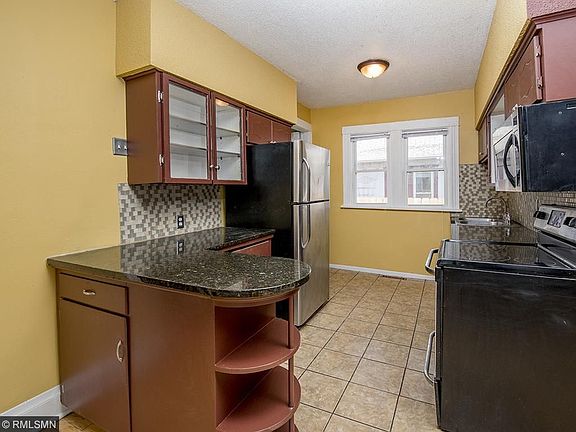 4th image of 1337 Thomas Ave N