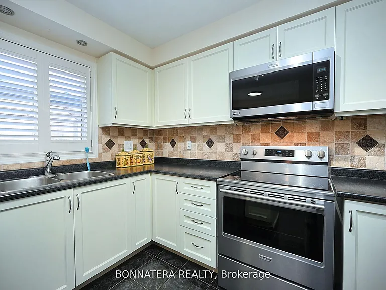 409 Hobbs Cres — Photo 14