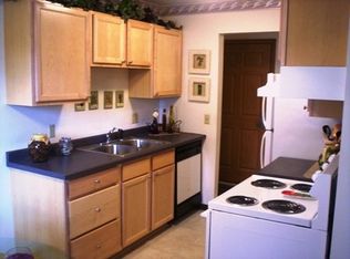 3912 Valley View Dr S APT 201, Eagan, MN 55122