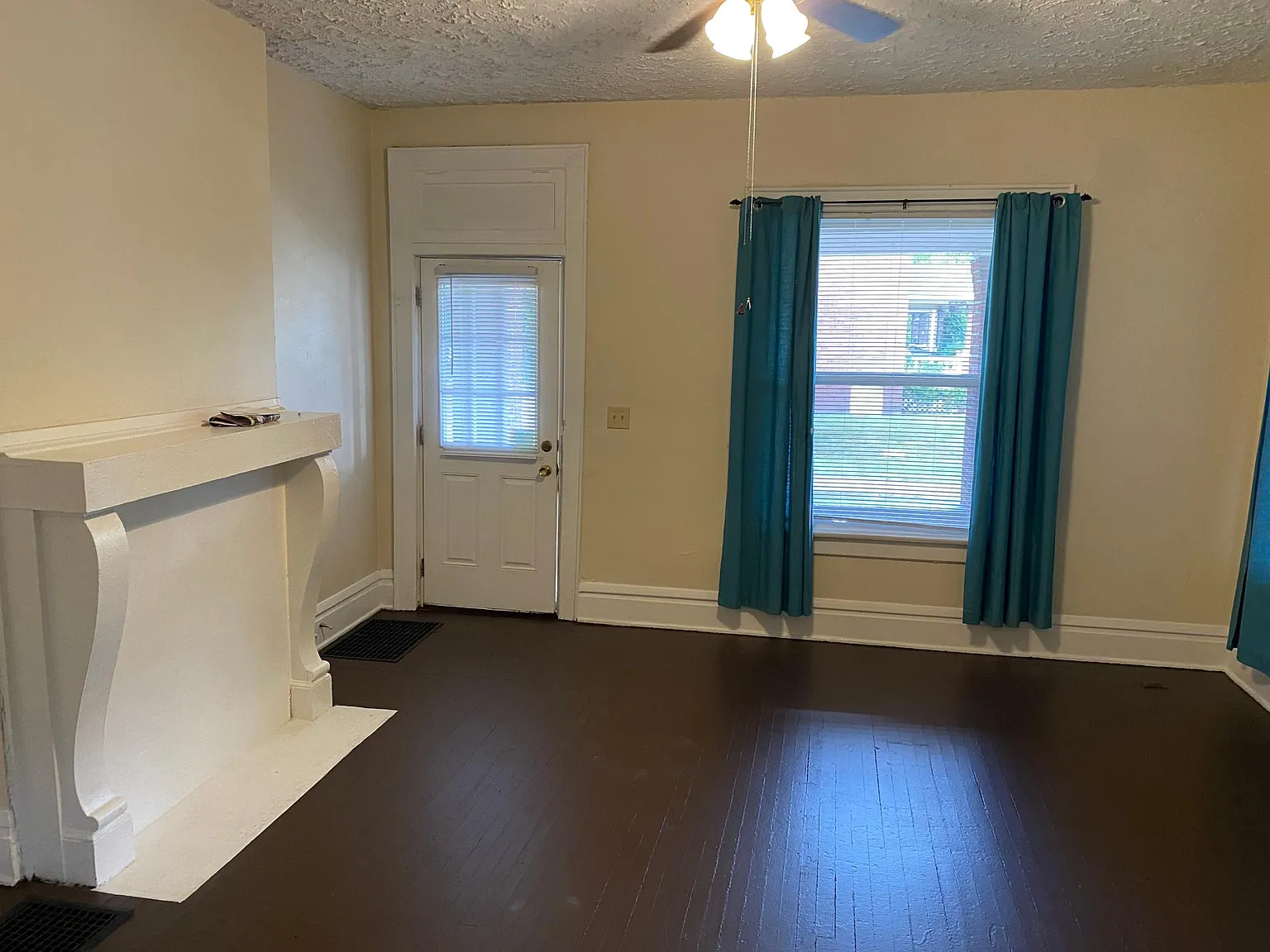 3 bed, 1300 sqft, $1,350 — Photo 4