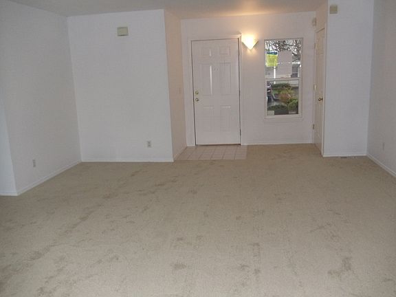 4th image of 121 21st St SE #A121