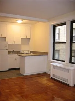 Rented by City Connections Realty | media 18