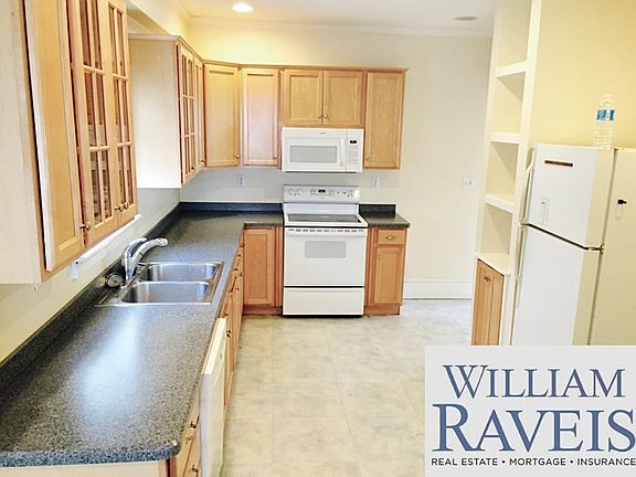 2nd image of 67 1/2 Roseneath Ave #1