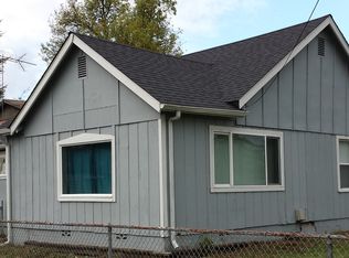 911 Coweeman Ln, Kelso, WA 98626