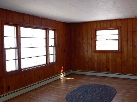 New wood laminate flooring