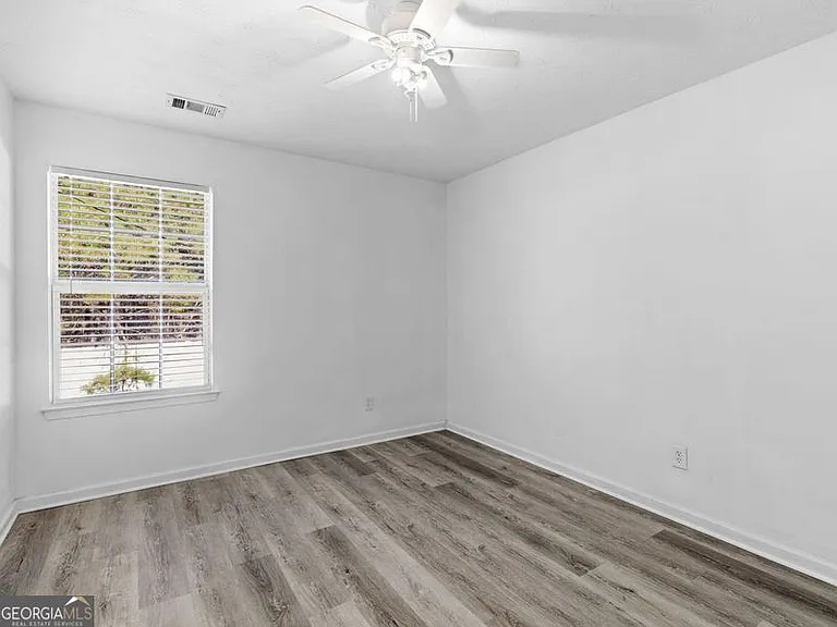 305 Nunnally Dr — Photo 34