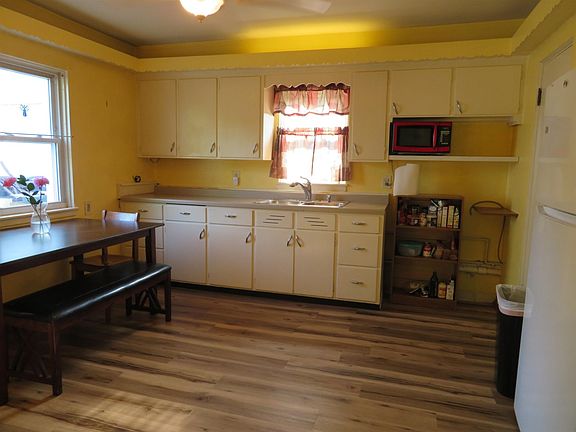 4th image of 151 S Weimar St